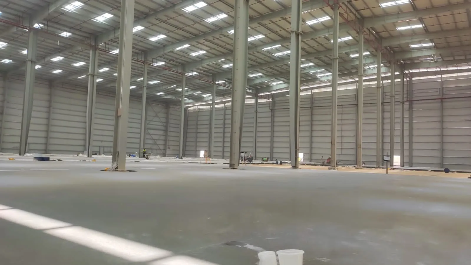 هناجر ومستودعات